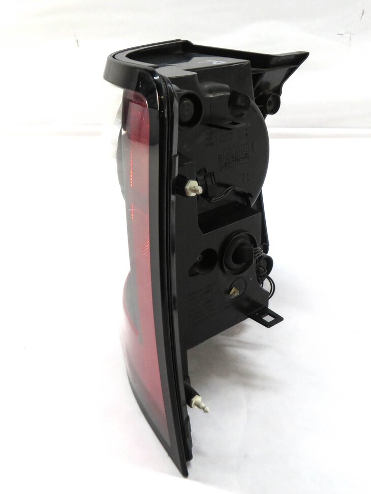 Thumbnail 5: 2012-2013 RANGE ROVER SPORT (L320) RIGHT PASSENGER TAILLIGHT BRAKE LIGHT LAMP