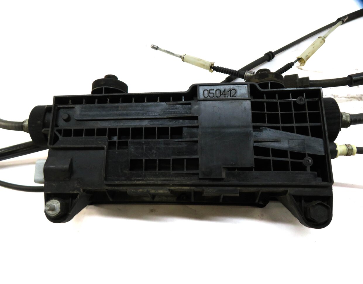 Thumbnail 6: 2012 RANGE ROVER SPORT (L320) EMERGENCY HILL PARKING BRAKE ACTUATOR w/ CABLES