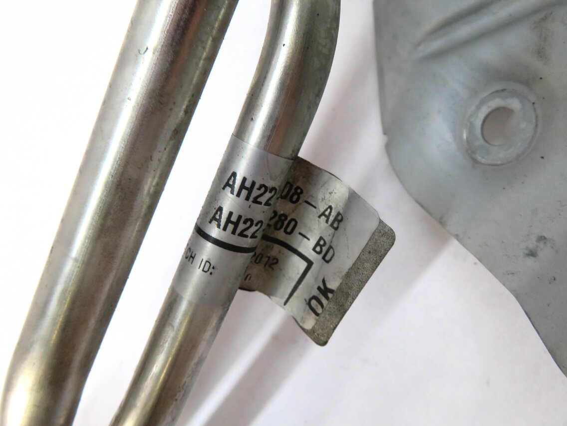 Thumbnail 5: 2012 RANGE ROVER SPORT (L320) FUEL FEED VAPOR LINES w/ SENSORS & BRACKET