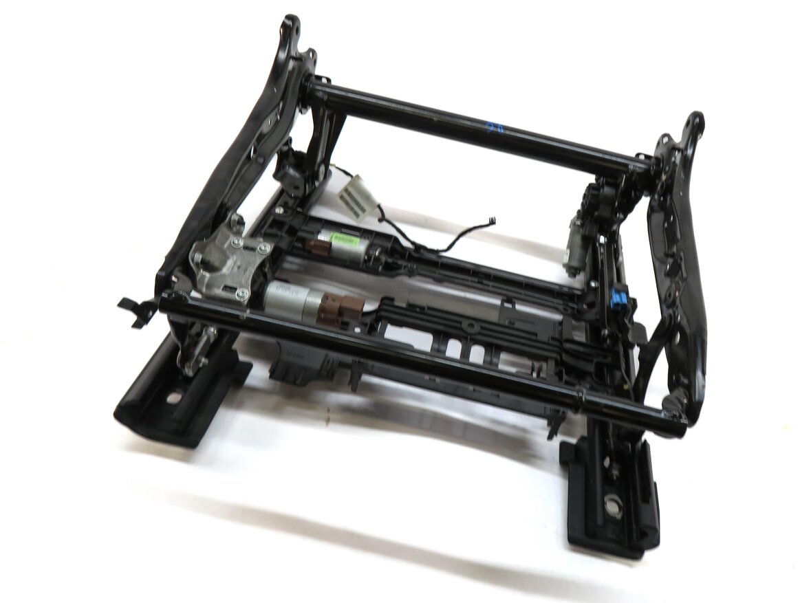 Thumbnail 2: 15-17 MERCEDES C-CLASS (W205) RIGHT FRONT PASSENGER SEAT TRACK w/ ADJUST MOTORS