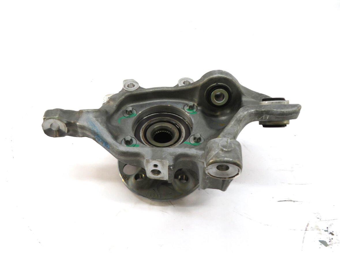 Thumbnail 4: 2015-2021 MERCEDES C300 C350 C400 (W205) SEDAN - RIGHT REAR SPINDLE KNUCKLE HUB