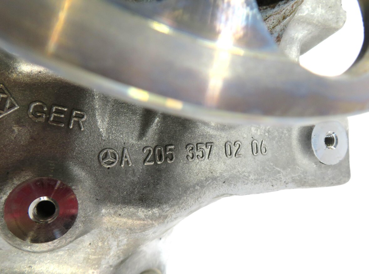 Thumbnail 5: 2015-2021 MERCEDES C300 C350 C400 (W205) SEDAN - RIGHT REAR SPINDLE KNUCKLE HUB