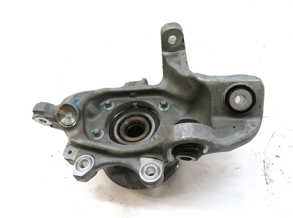 Thumbnail 3: 2015-2021 MERCEDES C300 C350 C400 (W205) SEDAN - LEFT REAR SPINDLE KNUCKLE HUB