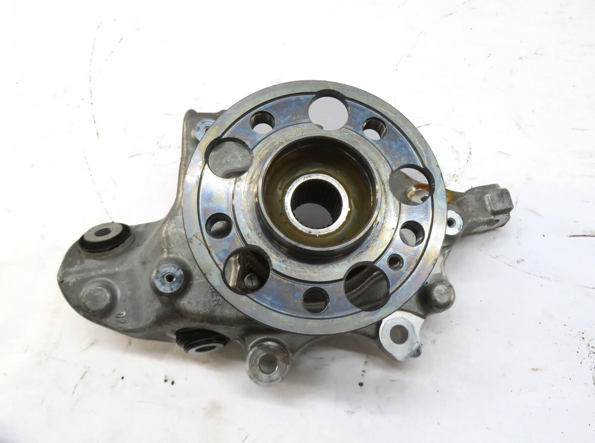 Thumbnail 4: 2015-2021 MERCEDES C300 C350 C400 (W205) SEDAN - LEFT REAR SPINDLE KNUCKLE HUB