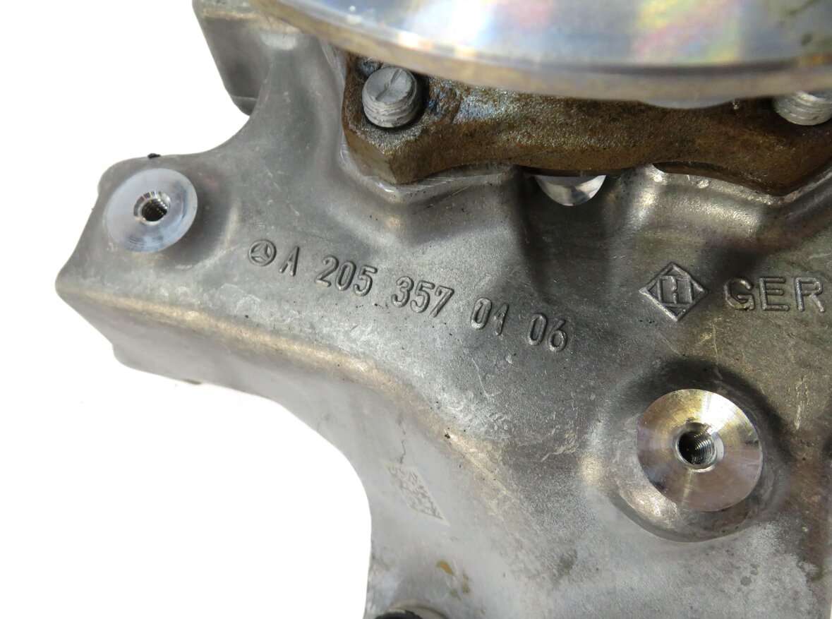 Thumbnail 5: 2015-2021 MERCEDES C300 C350 C400 (W205) SEDAN - LEFT REAR SPINDLE KNUCKLE HUB