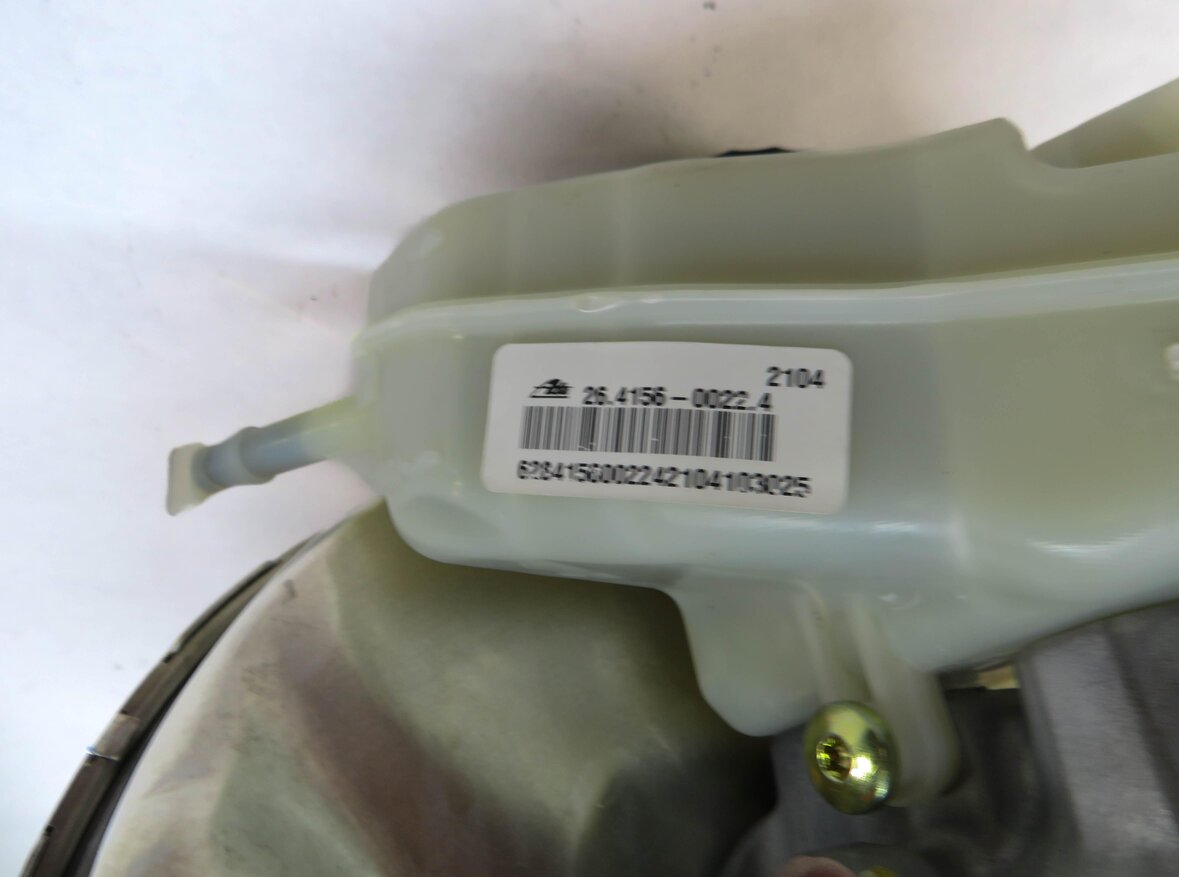 Thumbnail 5: 15-18 MERCEDES C-CLASS (W205) POWER BRAKE BOOSTER w/ MASTER CYLINDER & RESERVOIR