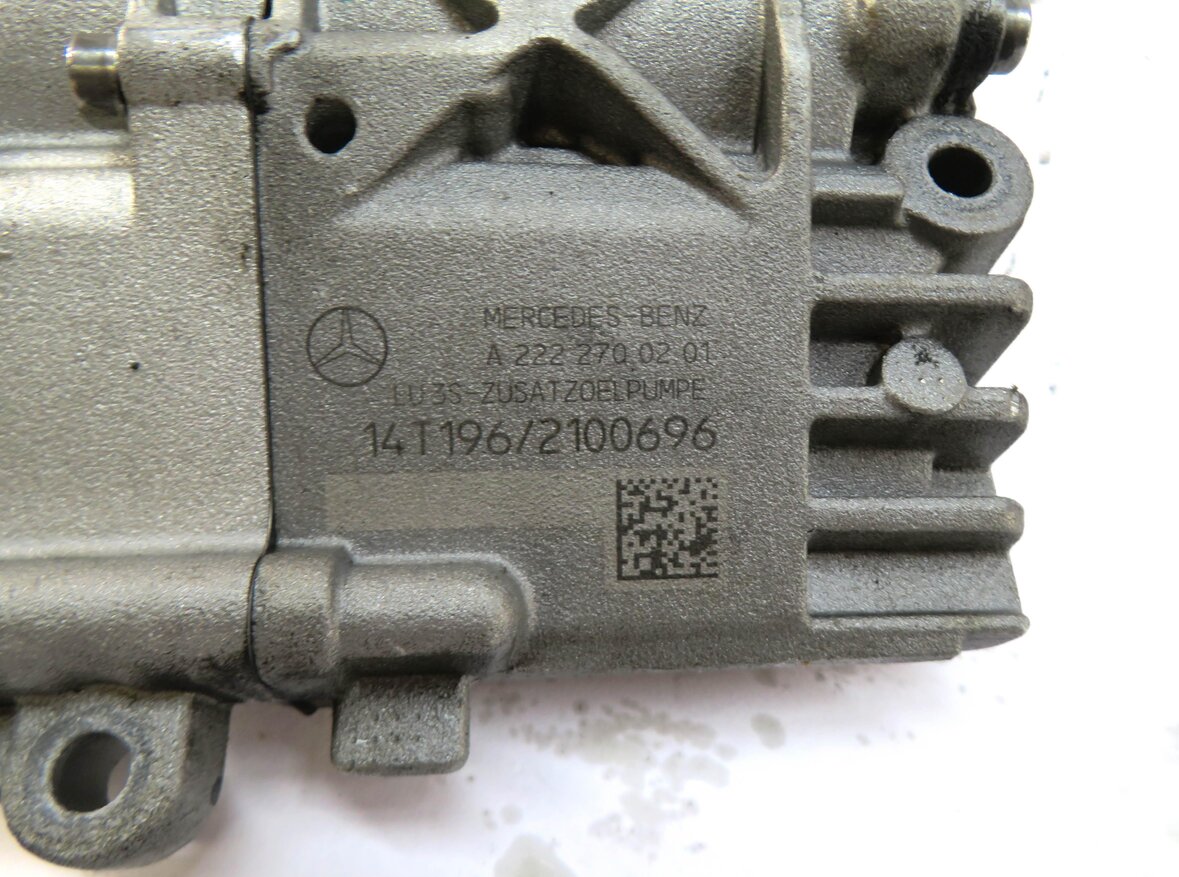Thumbnail 5: 15-16 MERCEDES C400 S400 (W205 W222) 722.9 A/T TRANSMISSION ELECTRIC OIL PUMP