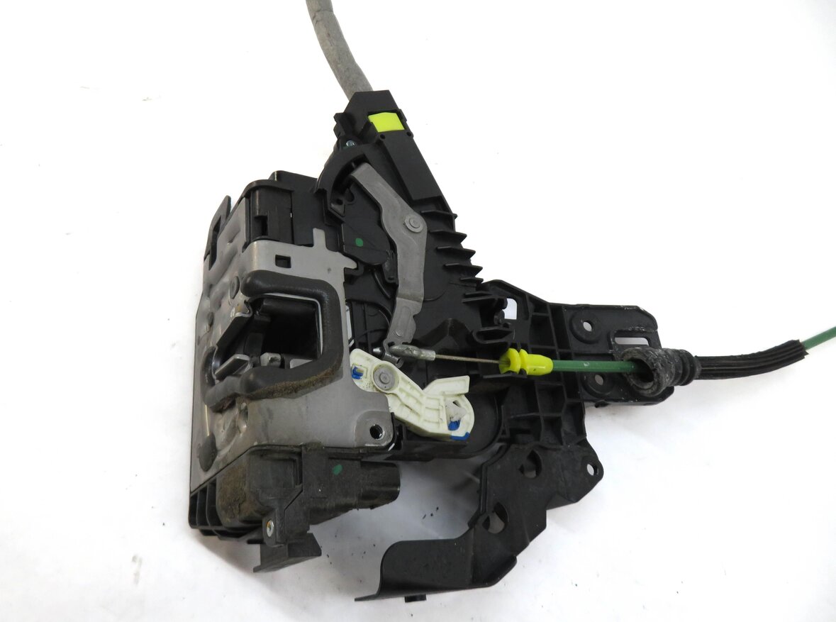Thumbnail 3: 15-22 MERCEDES C E GLC GLE S (W205 W213 W167 W222 X253) RIGHT FRONT DOOR LATCH