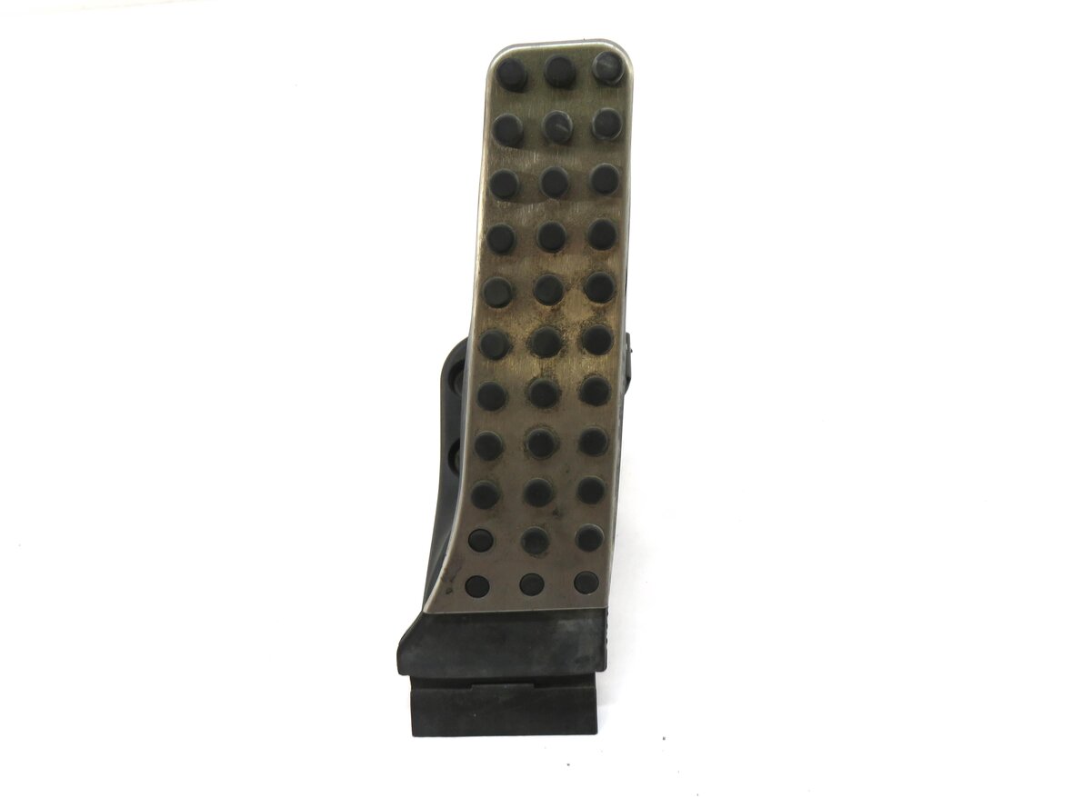 Thumbnail 4: 2015 MERCEDES C400 (W205) GAS PEDAL w/ BRAKE PEDAL COVER TRIM SET