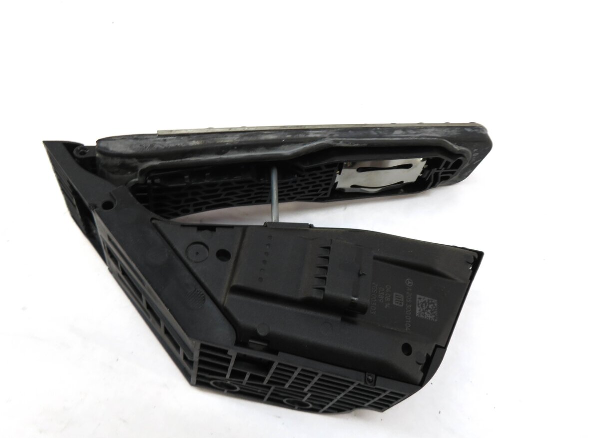 Thumbnail 6: 2015 MERCEDES C400 (W205) GAS PEDAL w/ BRAKE PEDAL COVER TRIM SET