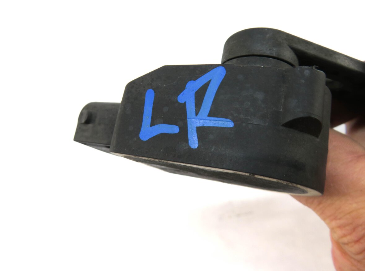 Thumbnail 4: 2015 MERCEDES C400 (W205) LEFT DRIVER REAR SUSPENSION HEIGHT LEVEL SENSOR