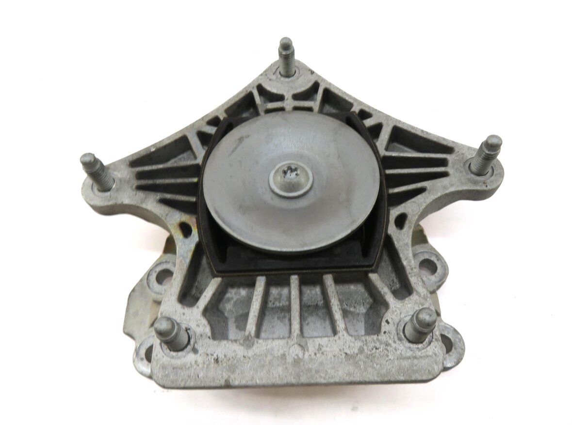 Thumbnail 3: 2015 MERCEDES C400 (W205) 3.0L M276 TWIN TURBO ENGINE TRANSMISSION MOUNT BRACKET
