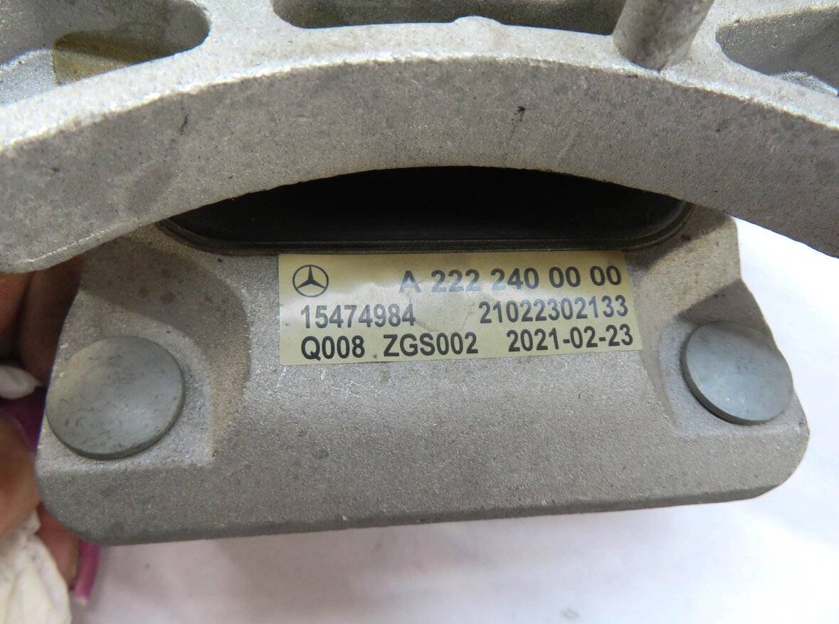 Thumbnail 4: 2015 MERCEDES C400 (W205) 3.0L M276 TWIN TURBO ENGINE TRANSMISSION MOUNT BRACKET