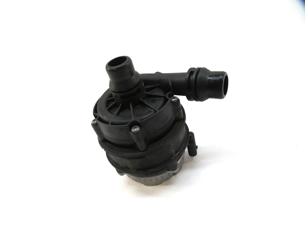Thumbnail 2: 2015 MERCEDES C400 (W205) 3.0L M276 TWIN TURBO ENGINE AUXILIARY WATER PUMP