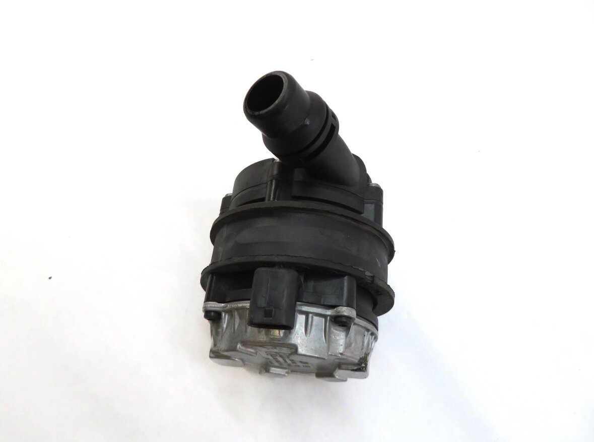 Thumbnail 3: 2015 MERCEDES C400 (W205) 3.0L M276 TWIN TURBO ENGINE AUXILIARY WATER PUMP