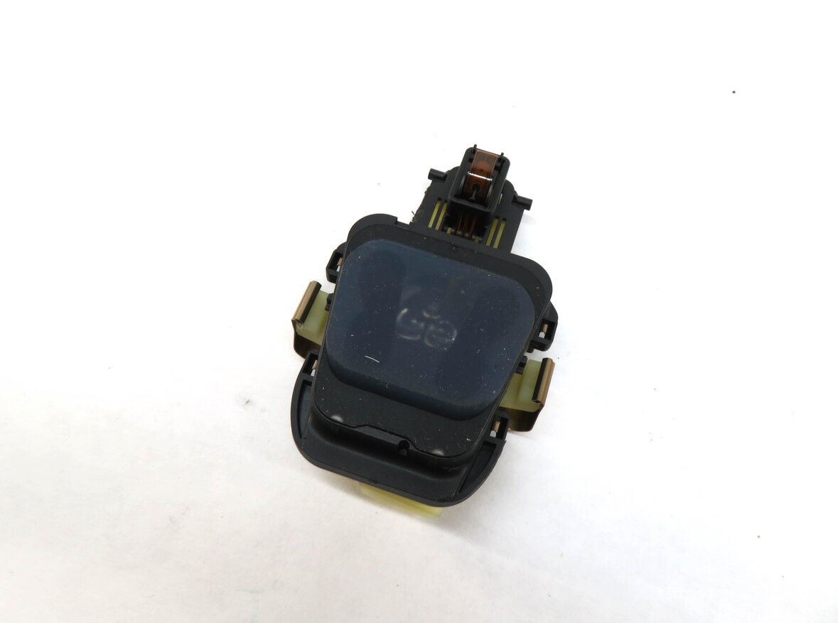 Thumbnail 2: 2015 MERCEDES C400 (W205) FRONT WINDSHIELD RAIN SENSOR MODULE