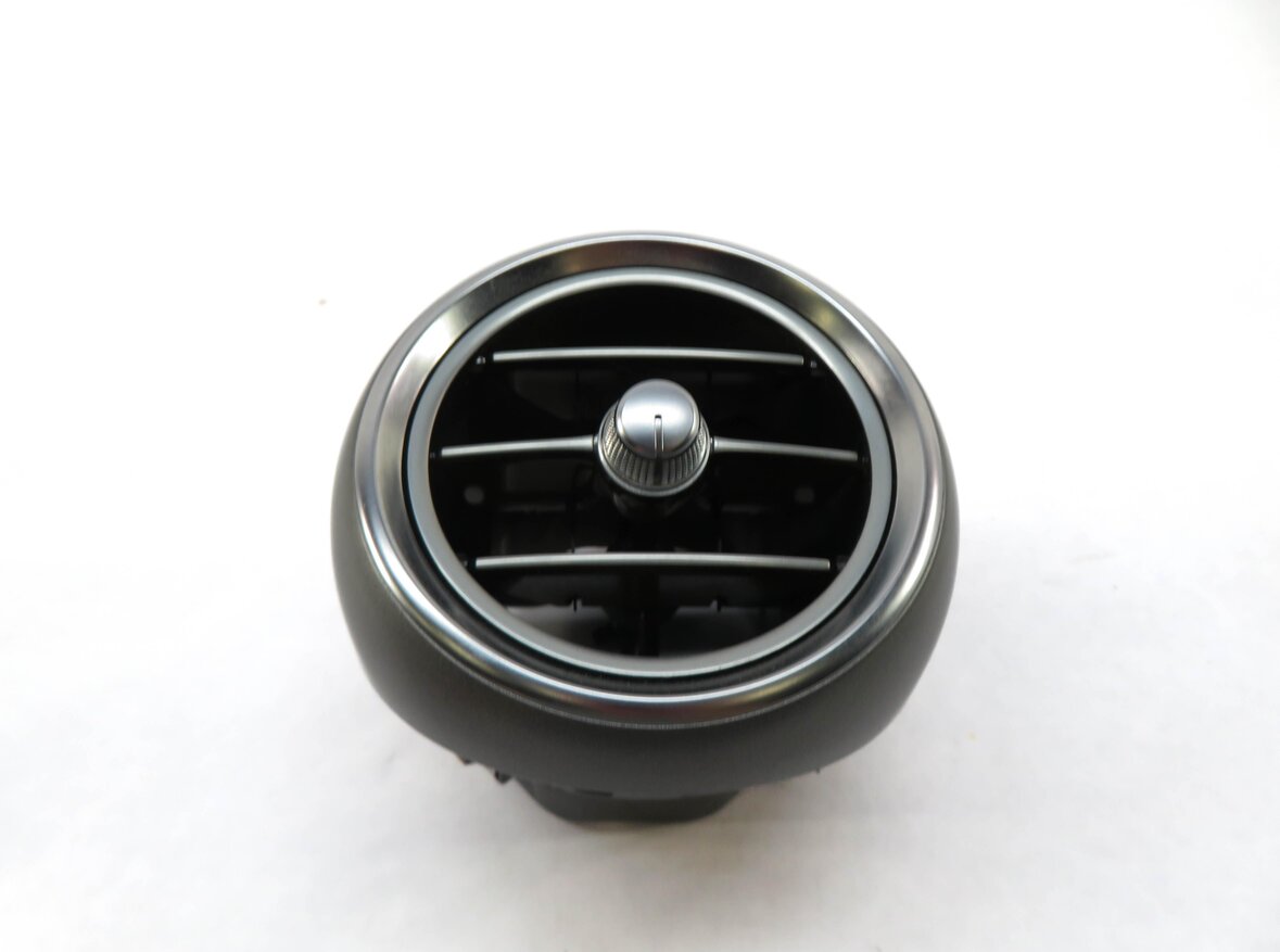 Thumbnail 2: 2015 MERCEDES C400 (W205) RIGHT FRONT PASSENGER OUTER DASH HEATER A/C AIR VENT