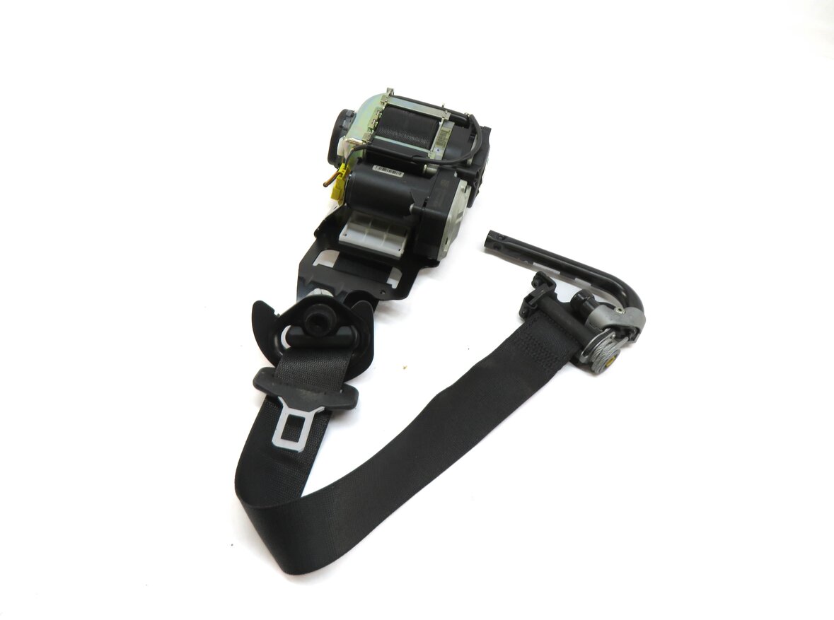 15-19 MERCEDES C GLC CLASS (W205 X253) RIGHT FRONT SEATBELT RETRACTOR (BLACK)