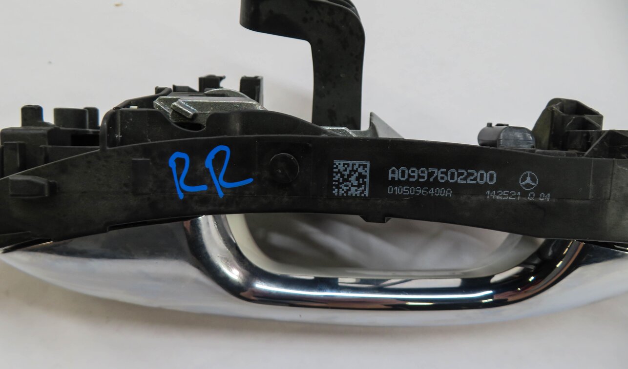 Thumbnail 5: 15-17 MERCEDES C S CLASS (W205 W222) FRONT RIGHT KEYLESS GO DOOR HANDLE (WHITE)