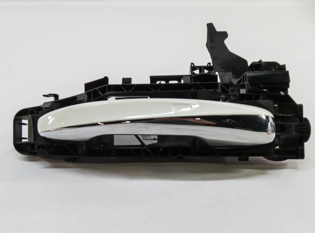 Thumbnail 2: 15-17 MERCEDES C S CLASS (W205 W222) RIGHT REAR KEYLESS GO DOOR HANDLE (WHITE)