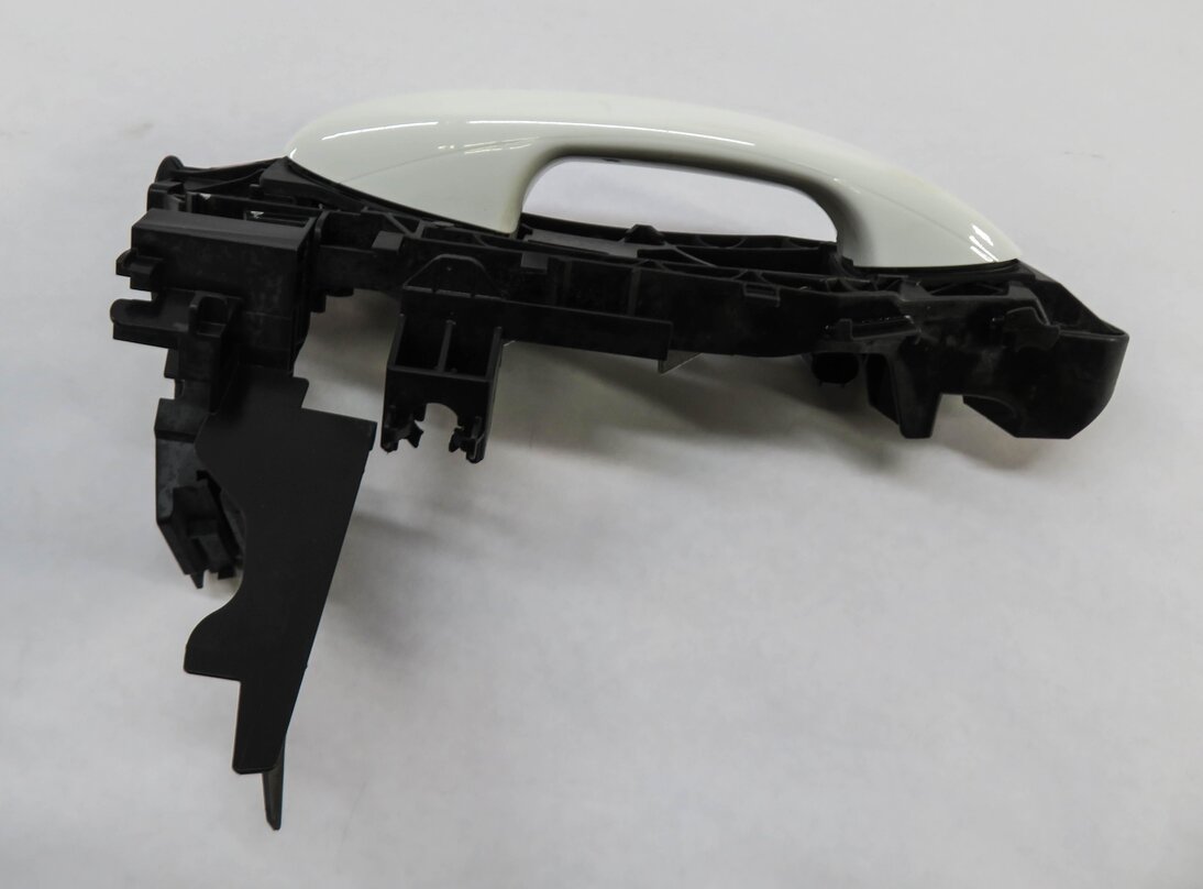 Thumbnail 3: 15-17 MERCEDES C S CLASS (W205 W222) RIGHT REAR KEYLESS GO DOOR HANDLE (WHITE)