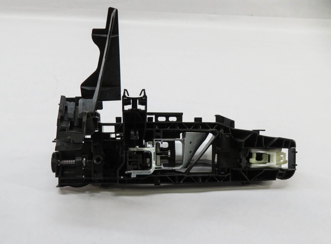 Thumbnail 4: 15-17 MERCEDES C S CLASS (W205 W222) RIGHT REAR KEYLESS GO DOOR HANDLE (WHITE)