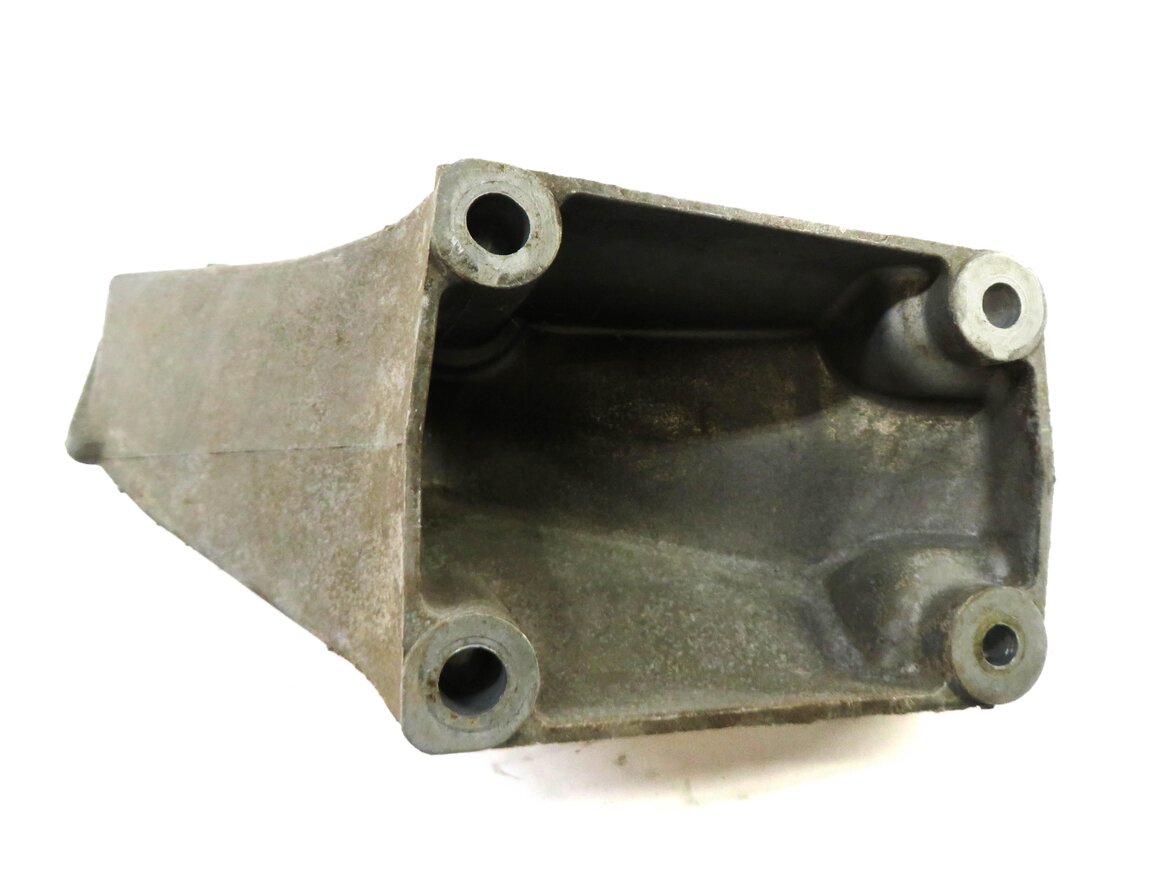 Thumbnail 4: 2011 RANGE ROVER SPORT (L320) 5.0L AJ133 LEFT & RIGHT MOTOR MOUNT BRACKET SET