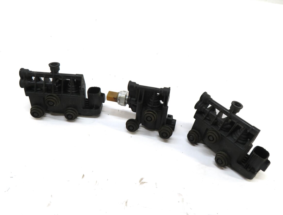 2011 RANGE ROVER SPORT (L320) AIR SUSPENSION TRANSFER RELIEF VALVE SET/3
