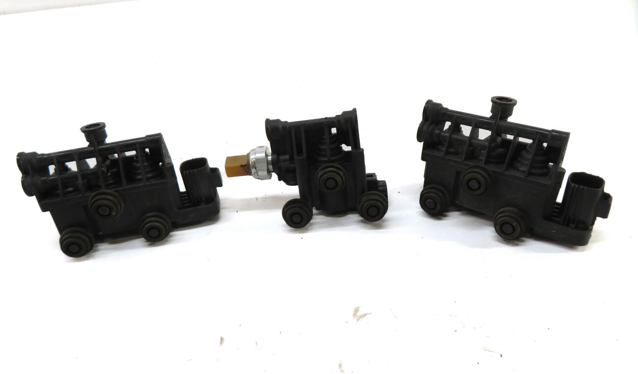 Thumbnail 2: 2011 RANGE ROVER SPORT (L320) AIR SUSPENSION TRANSFER RELIEF VALVE SET/3