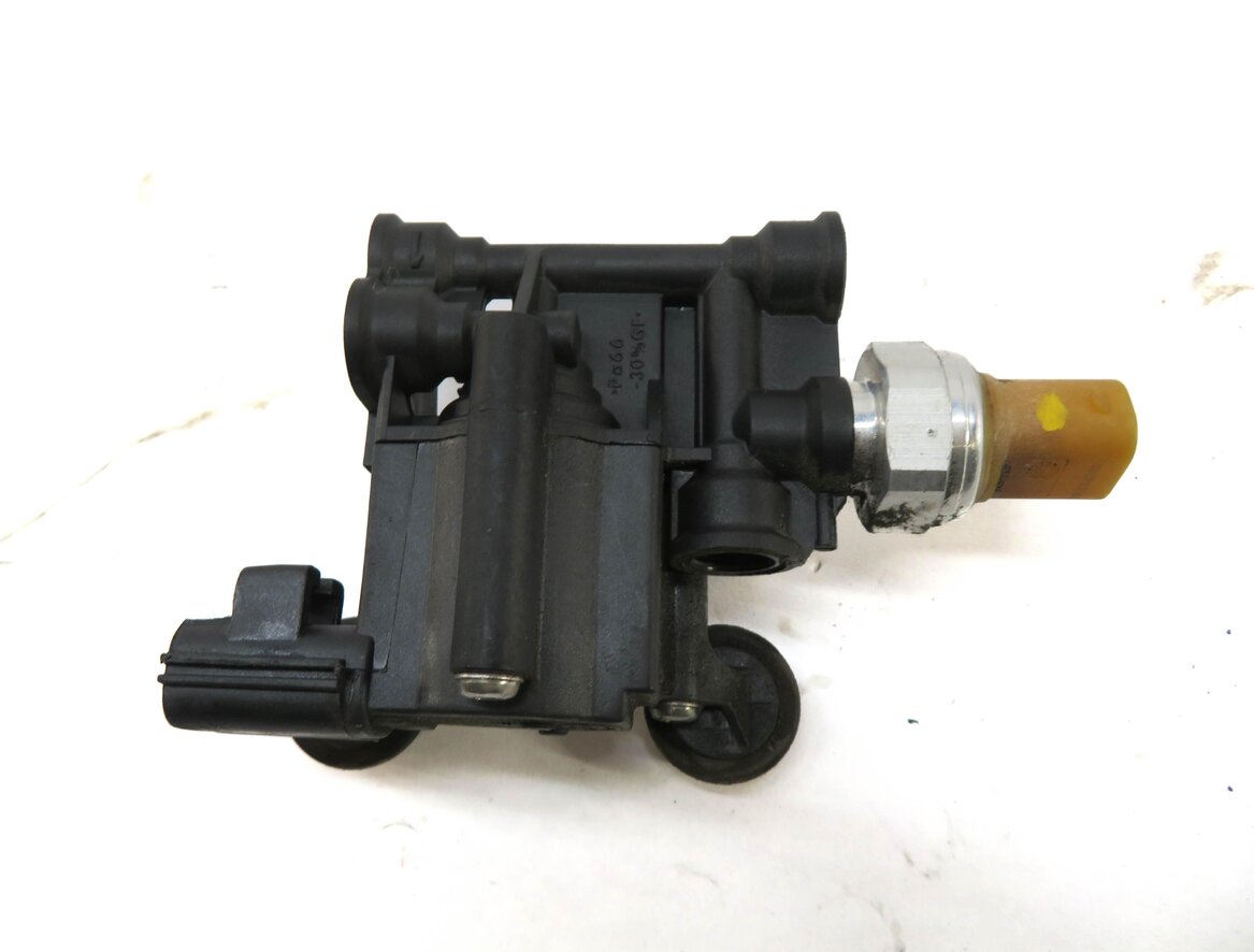 Thumbnail 5: 2011 RANGE ROVER SPORT (L320) AIR SUSPENSION TRANSFER RELIEF VALVE SET/3