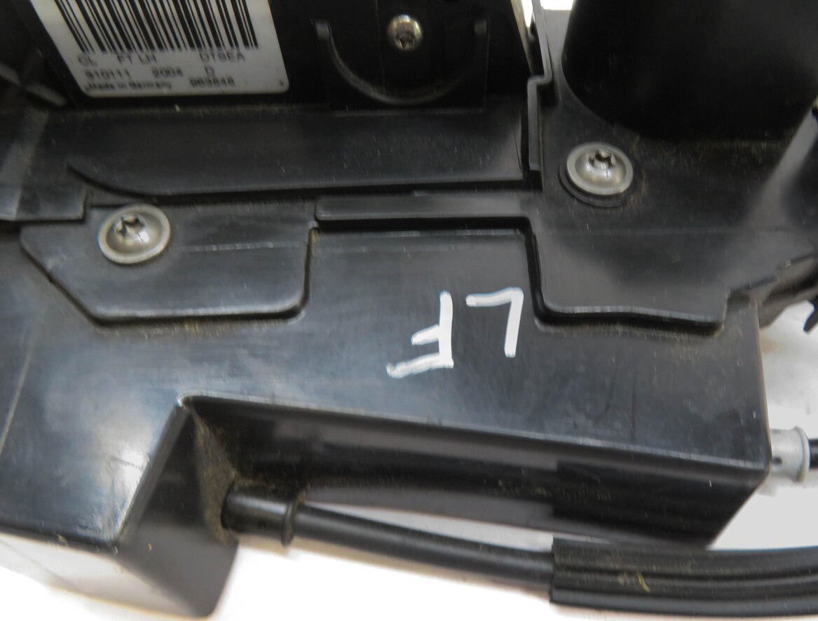 Thumbnail 4: 2010-2019 EVOQUE LR4 / RANGE ROVER SPORT (L320) LEFT FRONT PASSIVE DOOR LATCH
