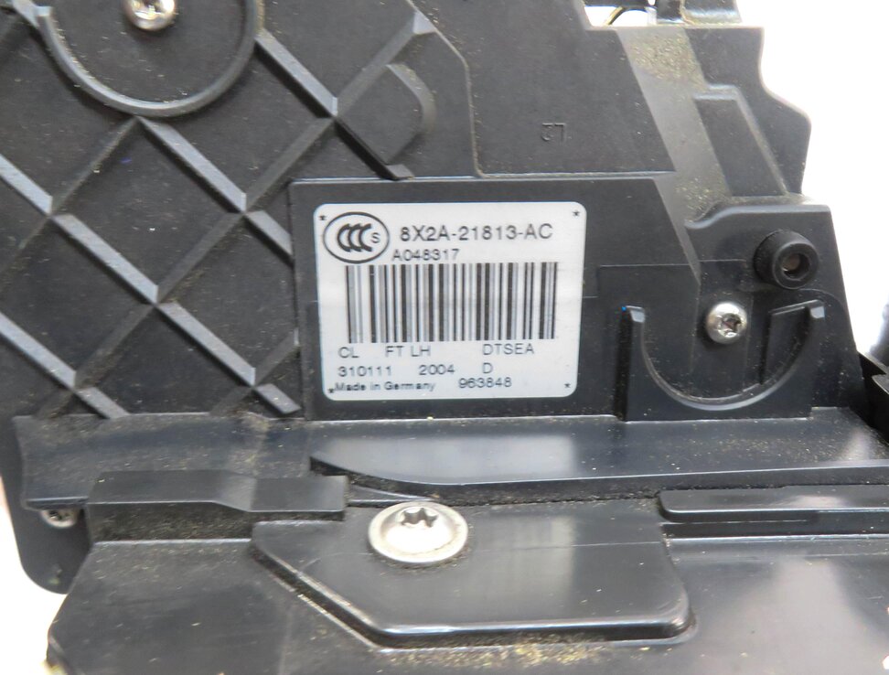 Thumbnail 5: 2010-2019 EVOQUE LR4 / RANGE ROVER SPORT (L320) LEFT FRONT PASSIVE DOOR LATCH