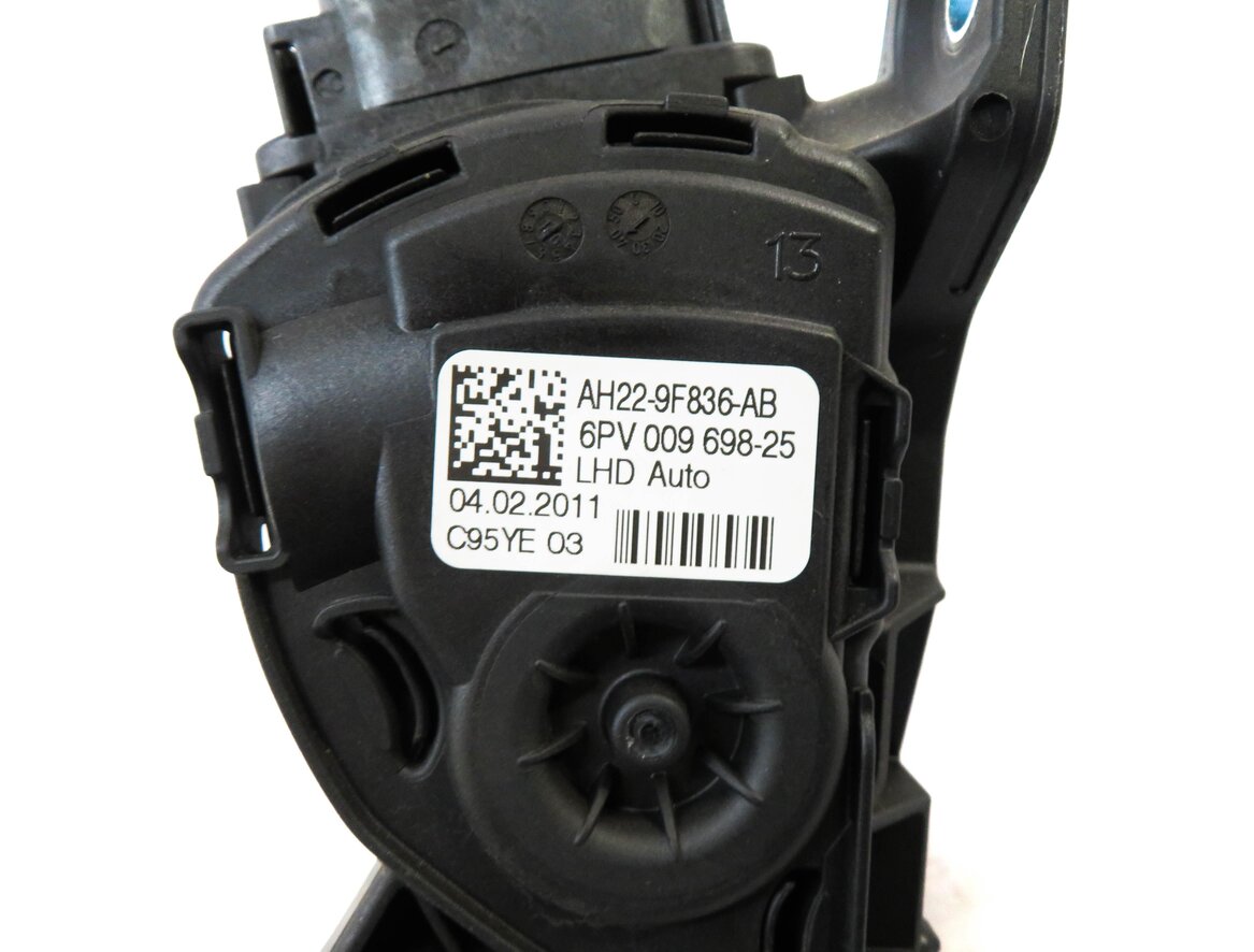 Thumbnail 6: 2011 RANGE ROVER SPORT (L320) DRIVER THROTTLE GAS PEDAL (BLACK) 1H22-9F836-AB