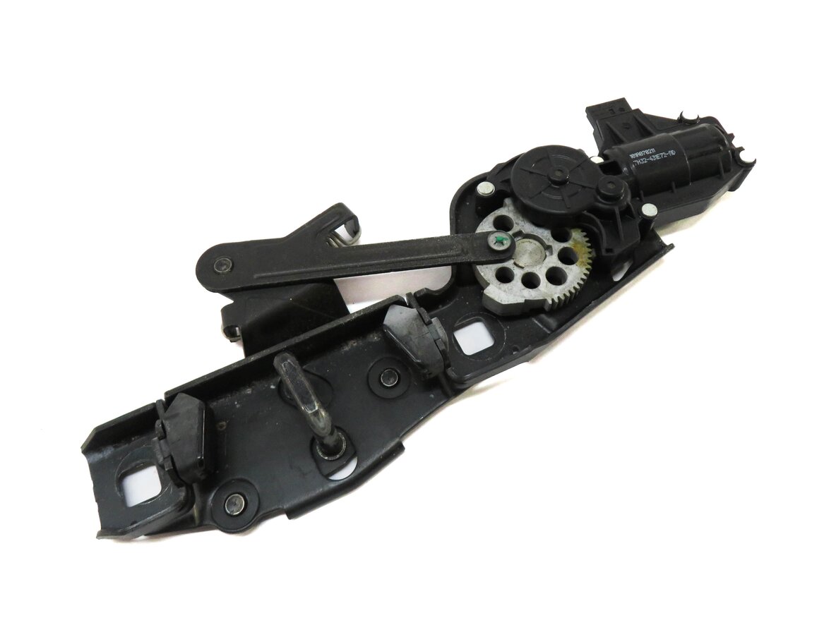2011 RANGE ROVER SPORT (L320) REAR LOWER STRIKER STRIKE PLATE LOCK LATCH