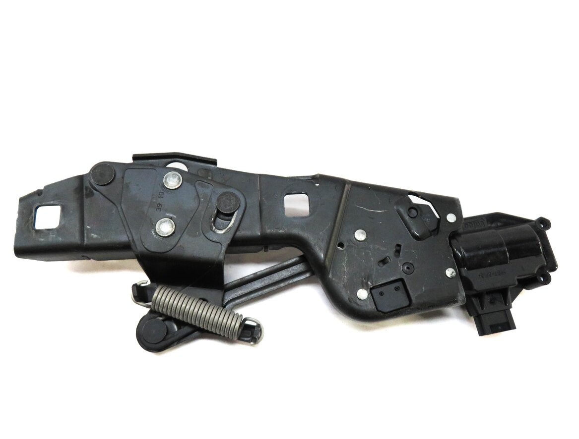 Thumbnail 5: 2011 RANGE ROVER SPORT (L320) REAR LOWER STRIKER STRIKE PLATE LOCK LATCH