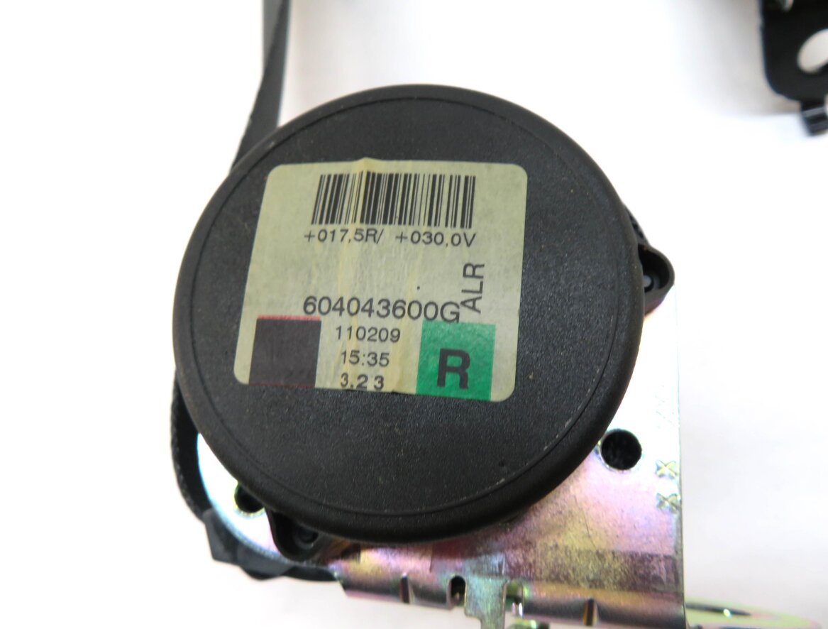 Thumbnail 5: 2011 RANGE ROVER SPORT (L320) REAR 2ND ROW RIGHT SEATBELT RETRACTOR (BLACK)