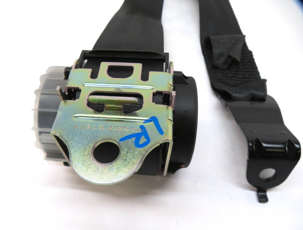 Thumbnail 4: 2011 RANGE ROVER SPORT (L320) REAR 2ND ROW LEFT SEATBELT RETRACTOR (BLACK)