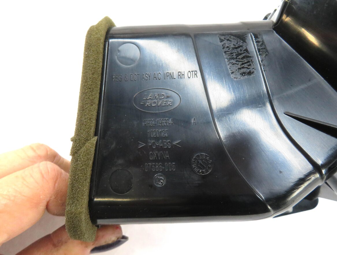 Thumbnail 5: 2011 RANGE ROVER SPORT L320 FRONT FAR RIGHT PASSENGER OUTER A/C HEATER AIR VENT