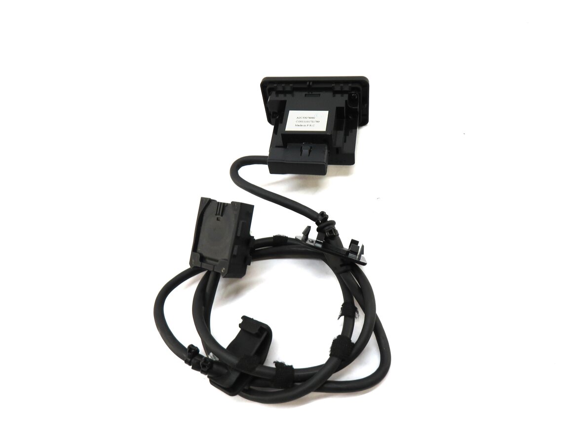 Thumbnail 3: 2011 RANGE ROVER SPORT L320 RADIO STEREO AUXILIARY USB I-POD JACK PANEL w/ CABLE