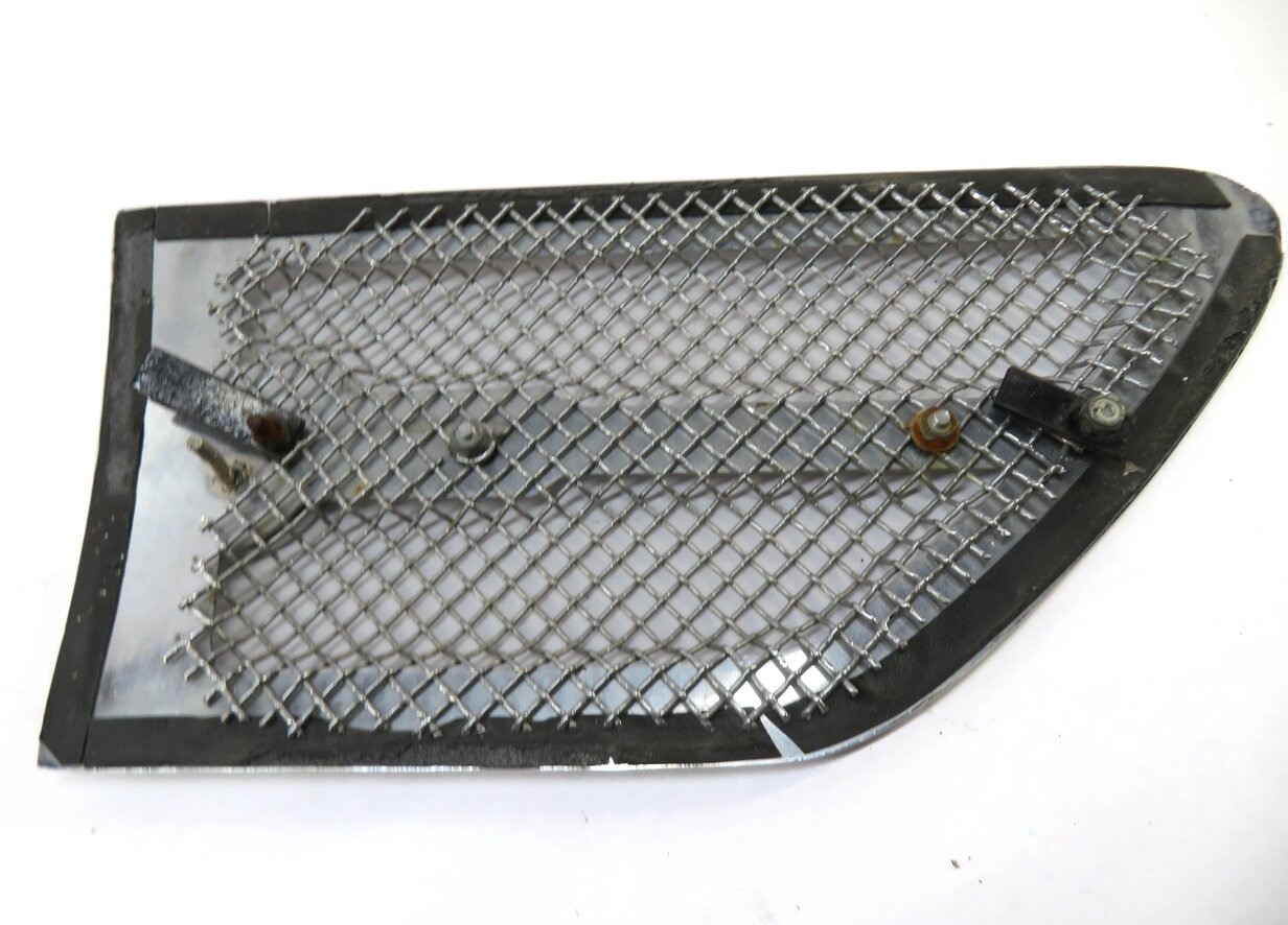 Thumbnail 4: 2011 RANGE ROVER SPORT (L320) FRONT LEFT & RIGHT LEXANI LS FENDER GRILLE SET/2