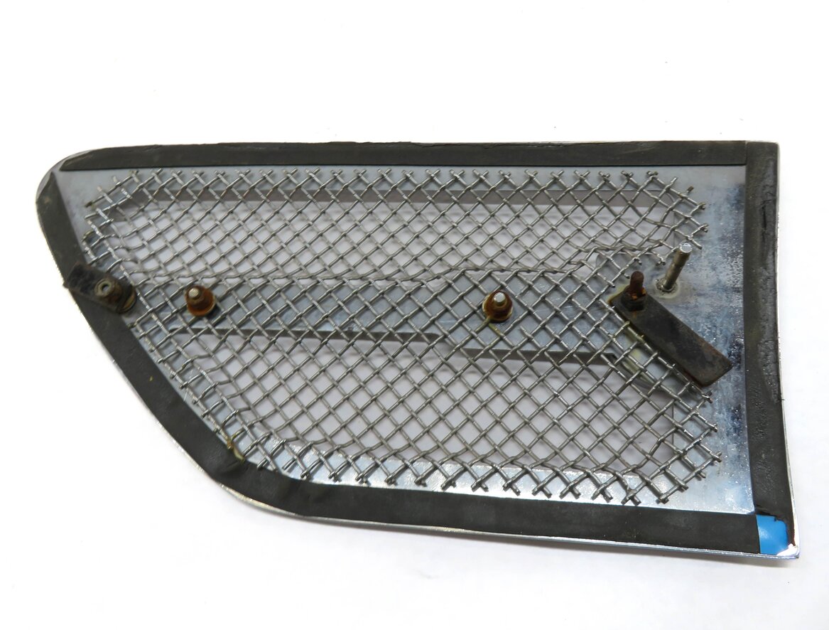 Thumbnail 6: 2011 RANGE ROVER SPORT (L320) FRONT LEFT & RIGHT LEXANI LS FENDER GRILLE SET/2