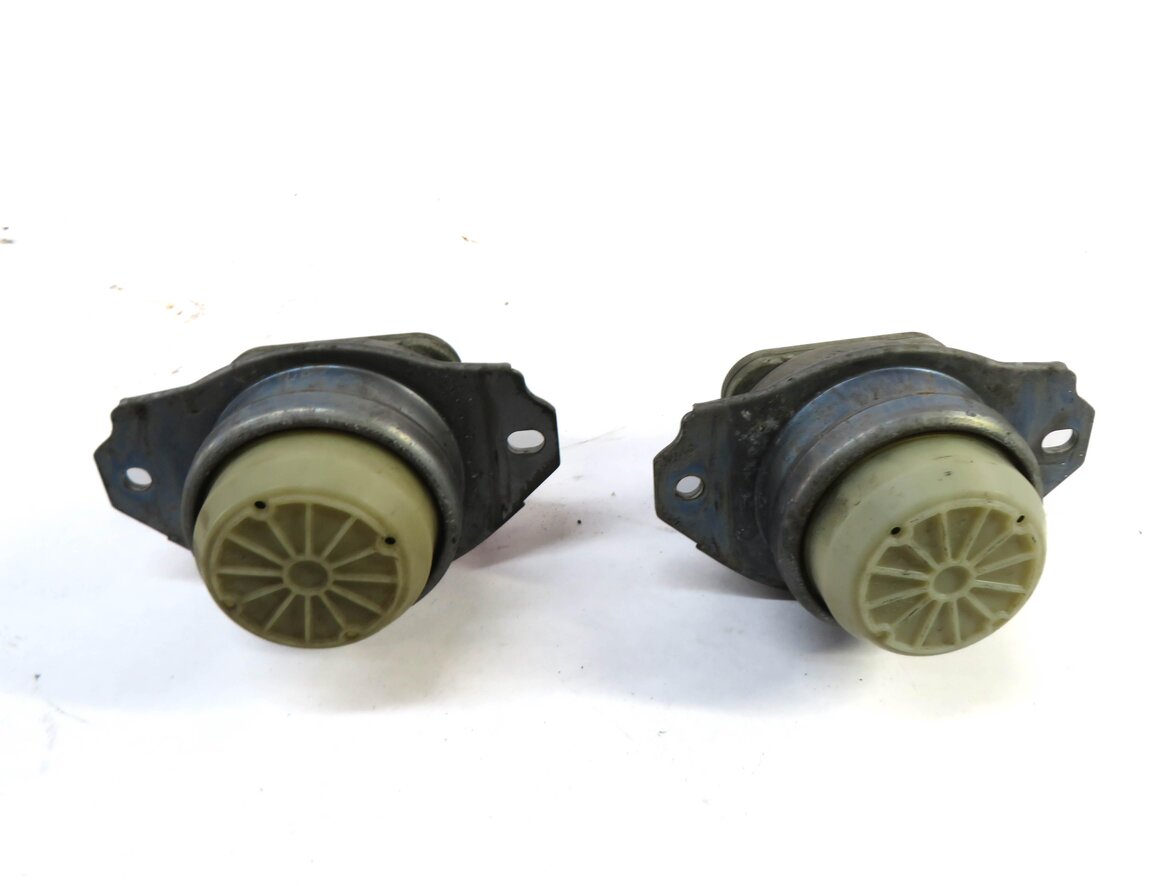 Thumbnail 2: 2011 RANGE ROVER SPORT (L320) 5.0L AJ133 N/A NON-SC LEFT & RIGHT MOTOR MOUNT SET