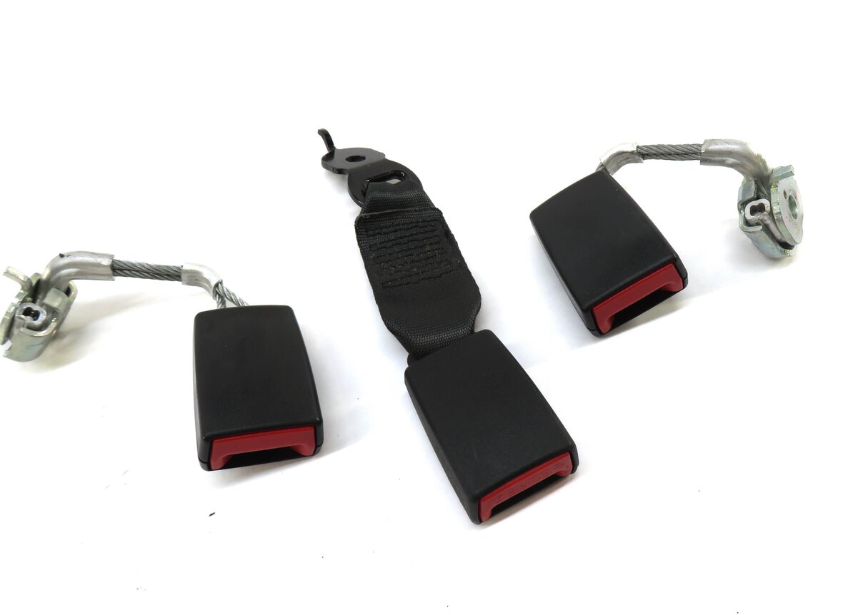 2013 BMW 528i (F10) REAR SEAT LEFT / CENTER / RIGHT SEATBELT BUCKLE RECEIVER SET