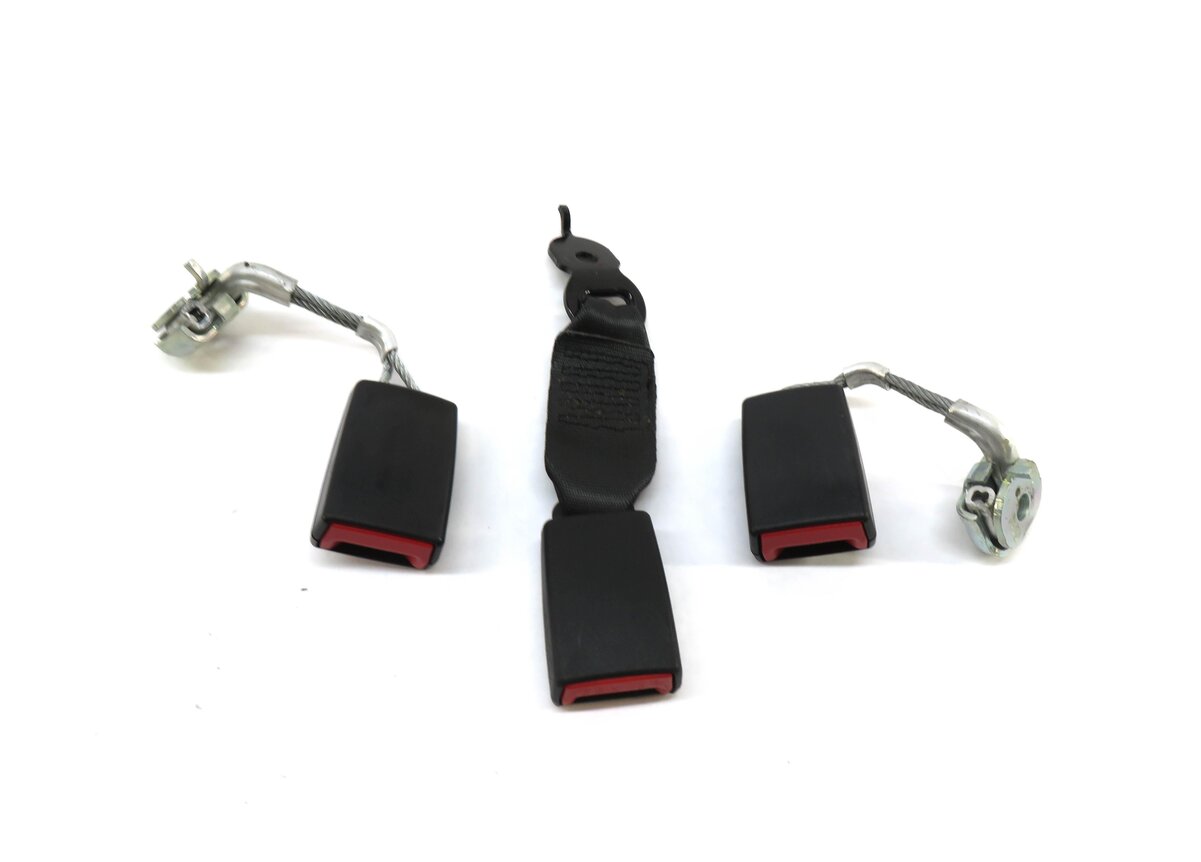 Thumbnail 2: 2013 BMW 528i (F10) REAR SEAT LEFT / CENTER / RIGHT SEATBELT BUCKLE RECEIVER SET