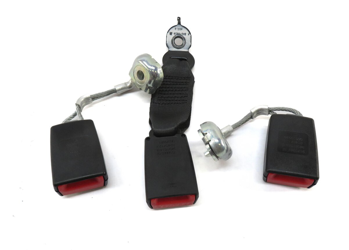 Thumbnail 3: 2013 BMW 528i (F10) REAR SEAT LEFT / CENTER / RIGHT SEATBELT BUCKLE RECEIVER SET