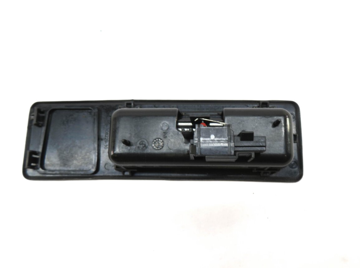 Thumbnail 3: 2013 BMW 528i (F10) REAR TRUNK HANDLE RELEASE SWITCH BUTTON