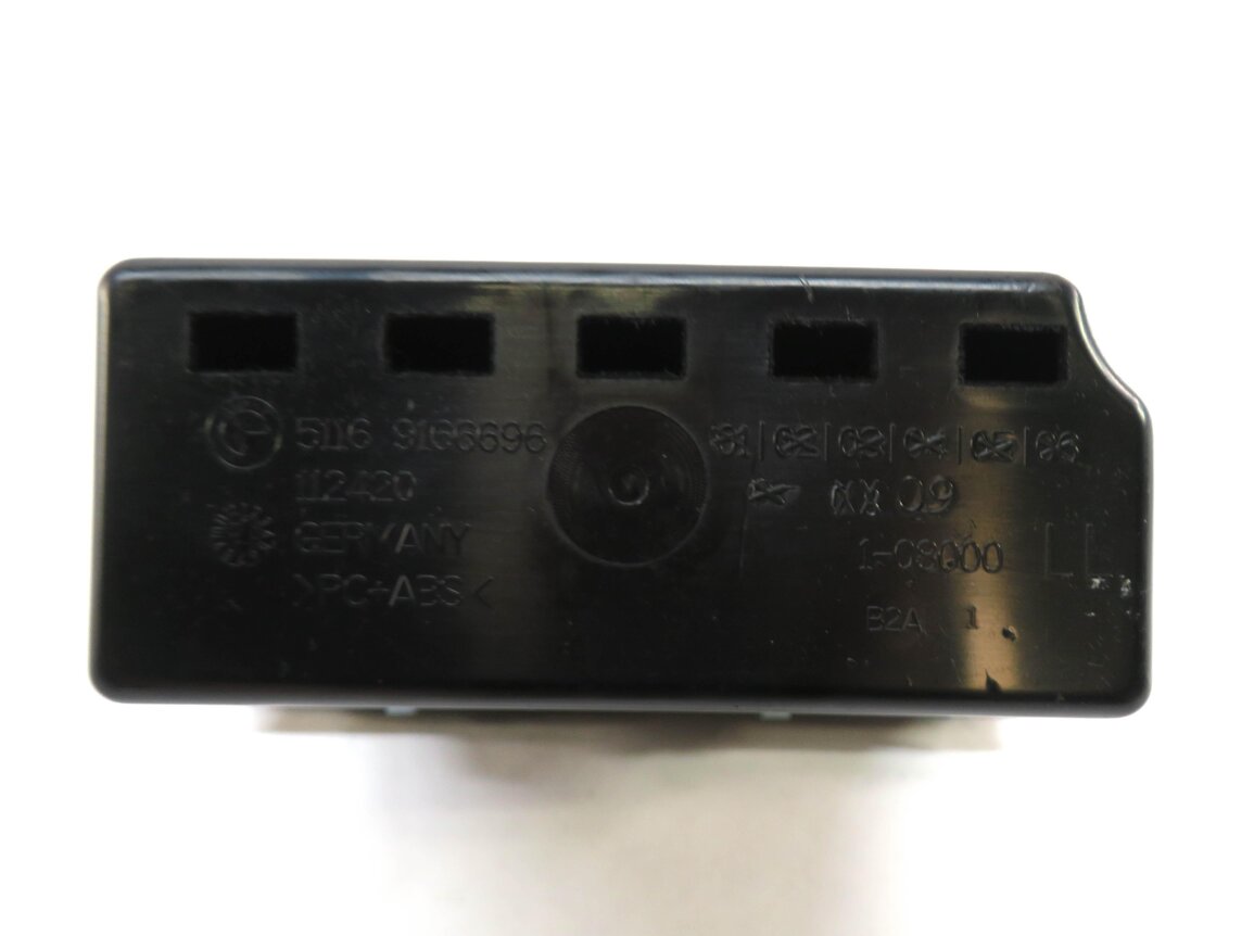 Thumbnail 5: 2013 BMW 528i (F10) LEFT FRONT DRIVER DASH STORAGE COMPARTMENT BOX (BLACK)