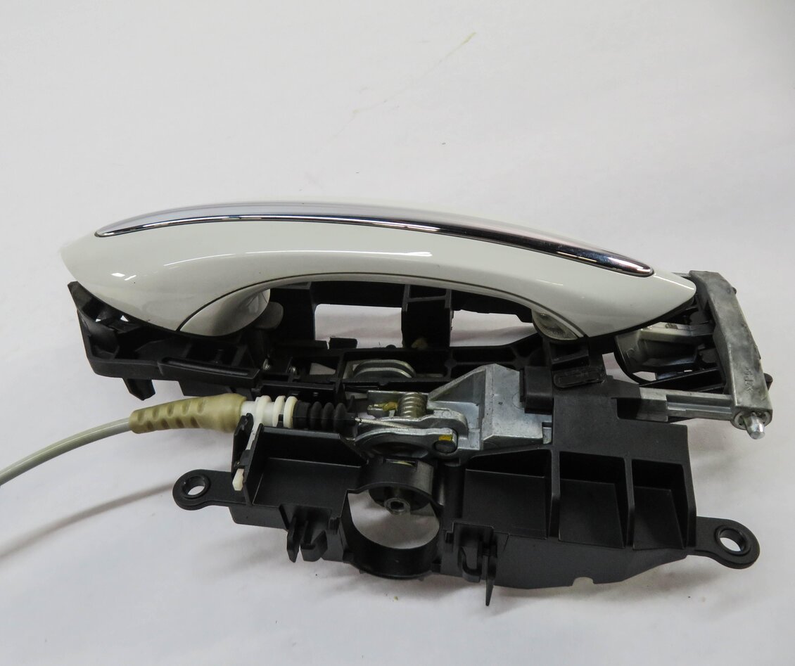 Thumbnail 3: 09-18 BMW 528i 535i 550i 740i 750i 760i RIGHT FRONT COMFORT DOOR HANDLE (WHITE)