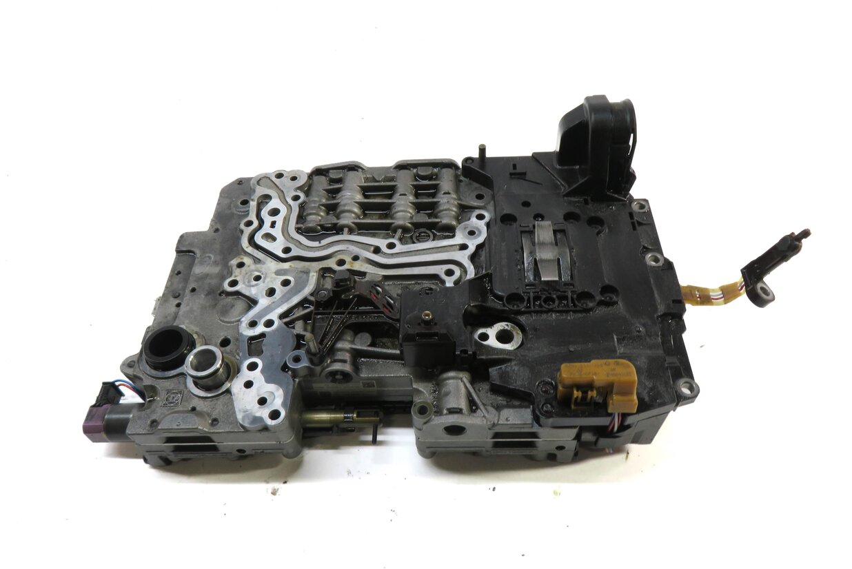 Thumbnail 2: 13-15 ACTIVE 7 HYBRID F01 3.0L N55 HYBRID AUTO TRANS 8 SPEED- VALVE BODY GA8P70H
