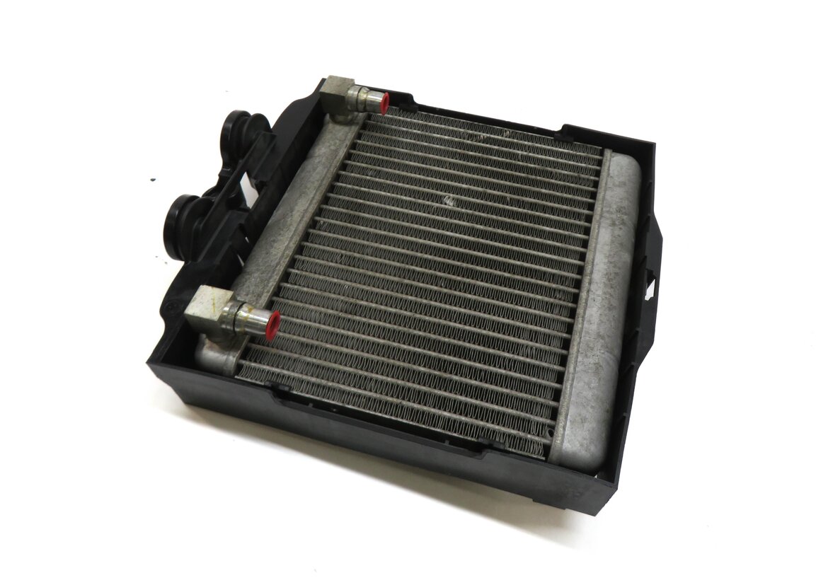 2010-2019 BMW 535i 550i 640i 740i 750i 760i (F01 F06 F07 F10) ENGINE OIL COOLER